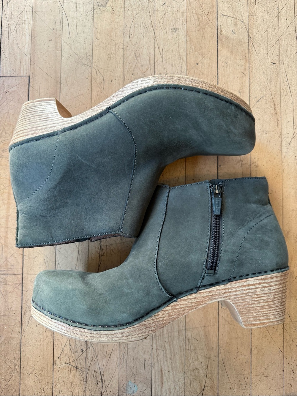 DANSKO Olive Maria Nubuck Clogs Ankle Booties Zip Up 39 - Picture 3 of 13